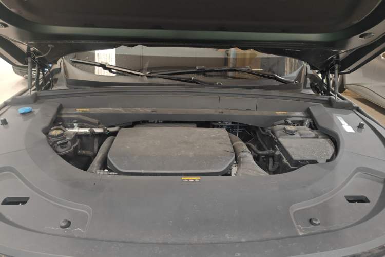Used Li Auto L7 2023 Pro Model Engine Bay