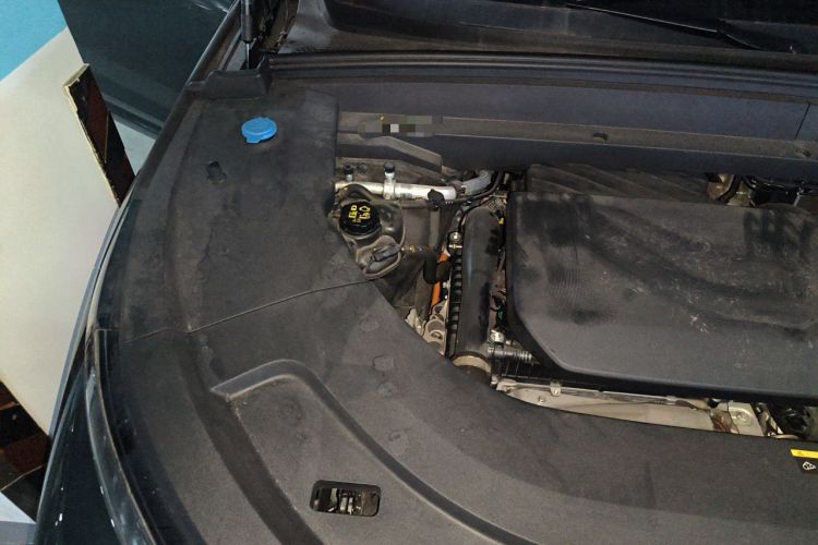 Used Li Auto L7 2023 Pro Model Engine Bay Right