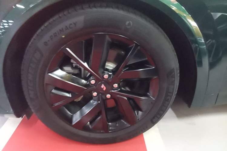 Used Li Auto L7 2023 Pro Model Exterior 4