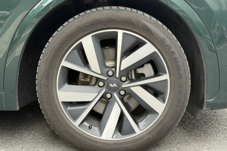 Used Li Auto L7 2023 Pro Model Exterior 8