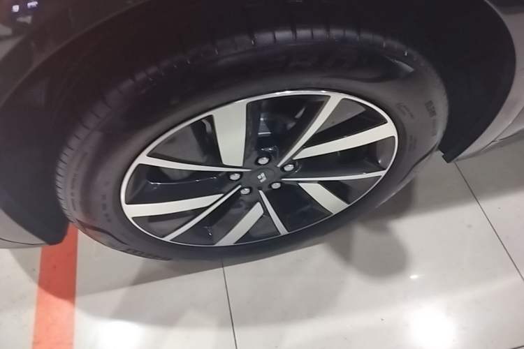 Used Li Auto L7 2023 Max model Left Front Wheel Hub