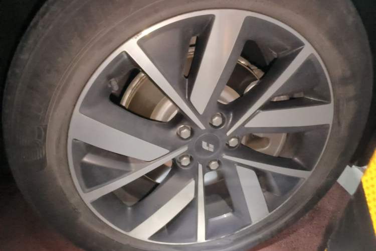 Used Li Auto L7 2023 Air model Right Front Wheel Hub