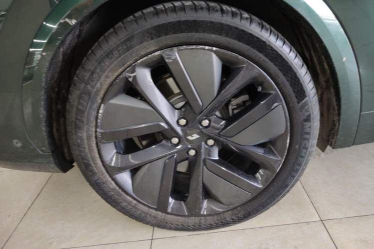 Used Li Auto L7 2023 Max model Right Rear Wheel Hub