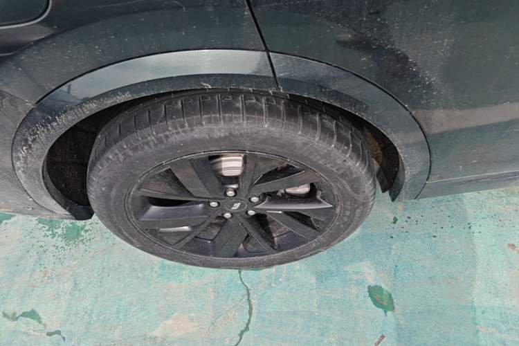 Used Li Auto L7 2023 Pro Model Right Rear Wheel Hub