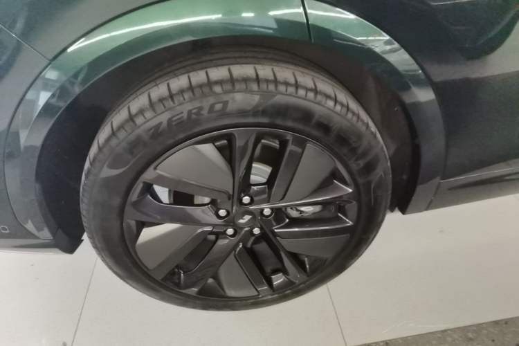 Used Li Auto L7 2023 Max model Right Rear Wheel Hub