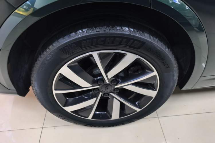 Used Li Auto L7 2023 Air model Right Rear Wheel Hub