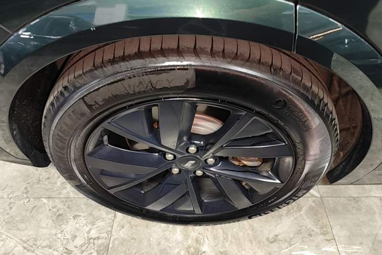 Used Li Auto L7 2023 Pro Model Right Rear Wheel Hub