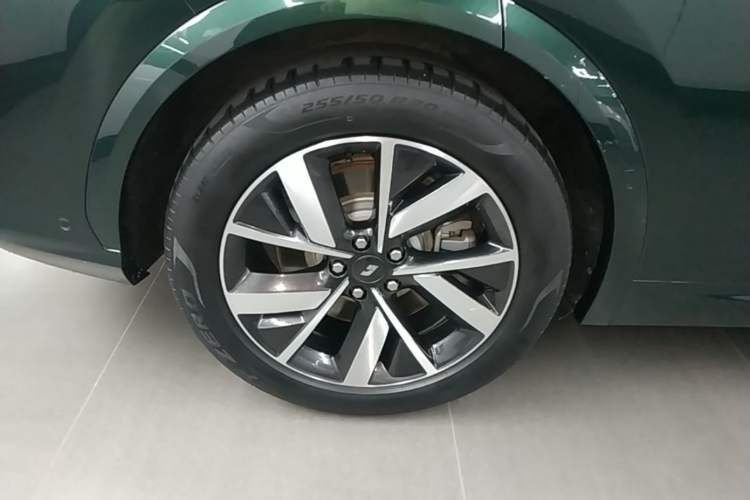 Used Li Auto L7 2023 Pro Model Right Rear Wheel Hub