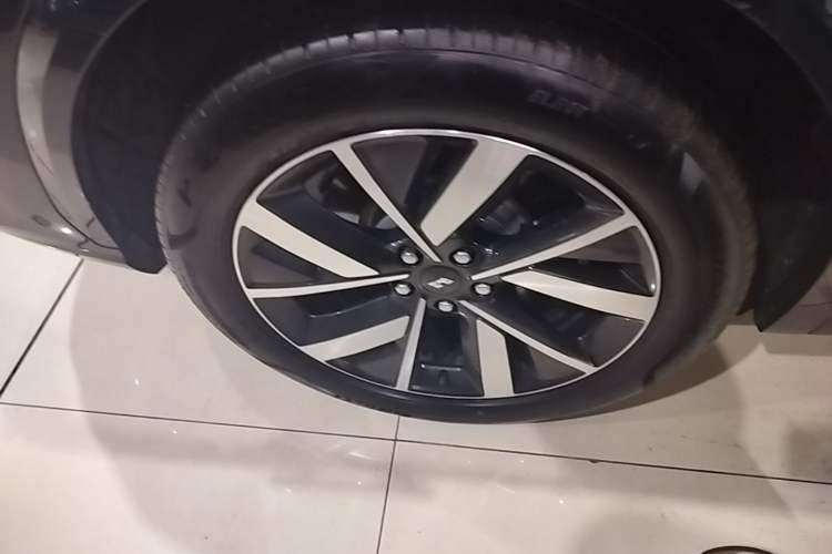 Used Li Auto L7 2023 Max model Right Rear Wheel Hub