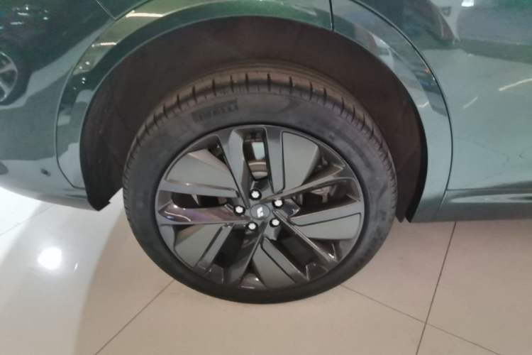 Used Li Auto L7 2023 Max model Right Rear Wheel Hub