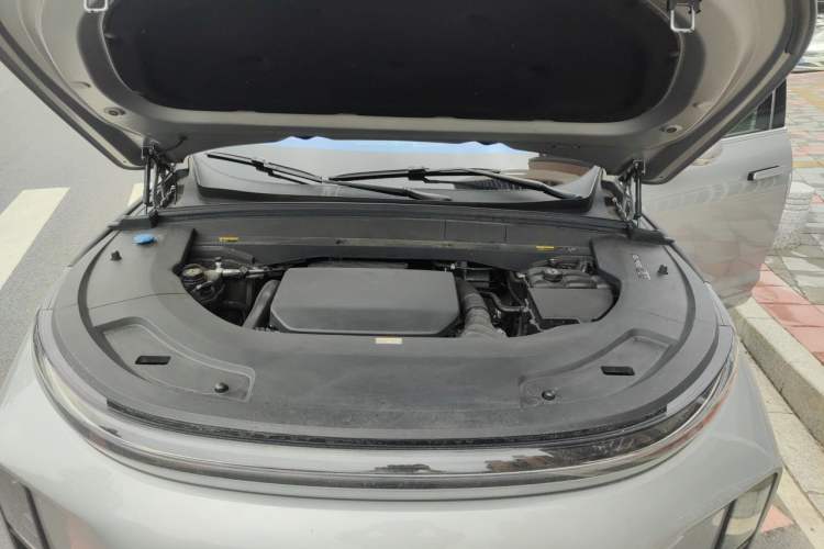 Used Li Auto L7 2023 Pro Model Engine Bay