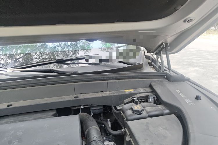 Used Li Auto L7 2023 Pro Model Engine Bay Left
