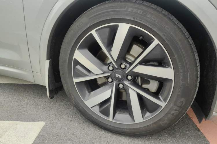 Used Li Auto L7 2023 Pro Model Right Front Wheel Hub