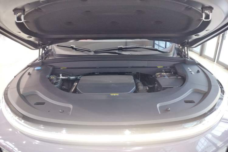 Used Li Auto L7 2023 Pro Model Engine Bay