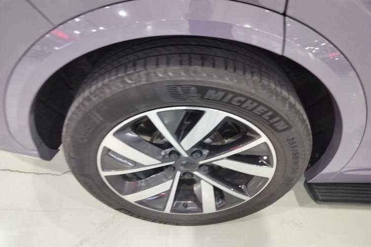 Used Li Auto L7 2023 Pro Model Exterior 8