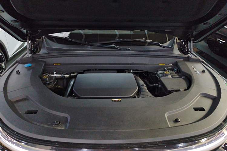 Used Li Auto L7 2023 Pro Model Engine Bay