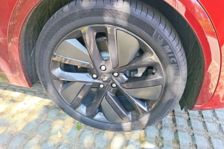 Used Li Auto L7 2023 Pro Model Right Front Wheel Hub