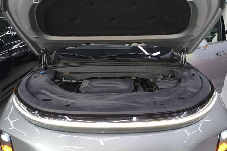 Used Li Auto L7 2023 Pro Model Engine Bay