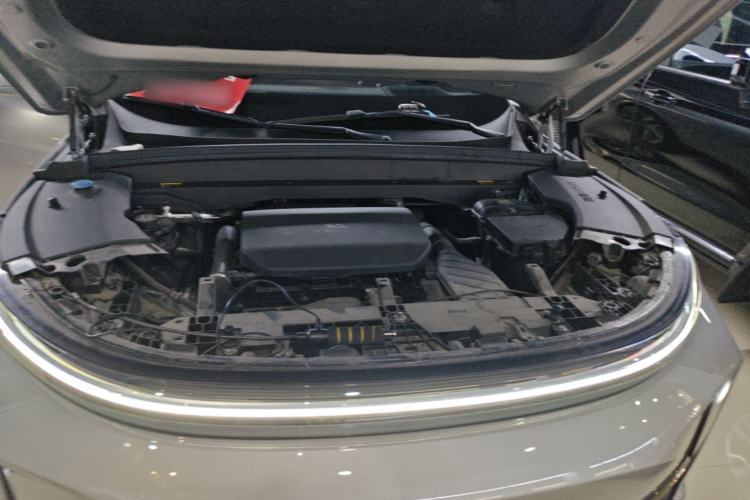 Used Li Auto L7 2023 Pro Model Engine Bay