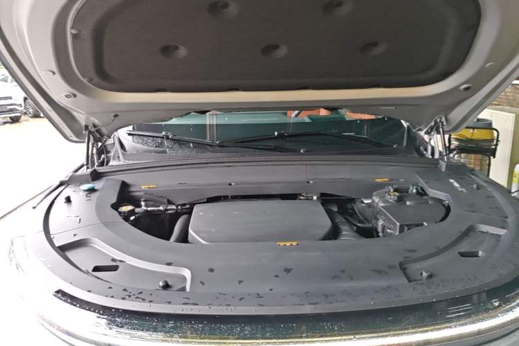 Used Li Auto L7 2023 Pro Model Engine Bay