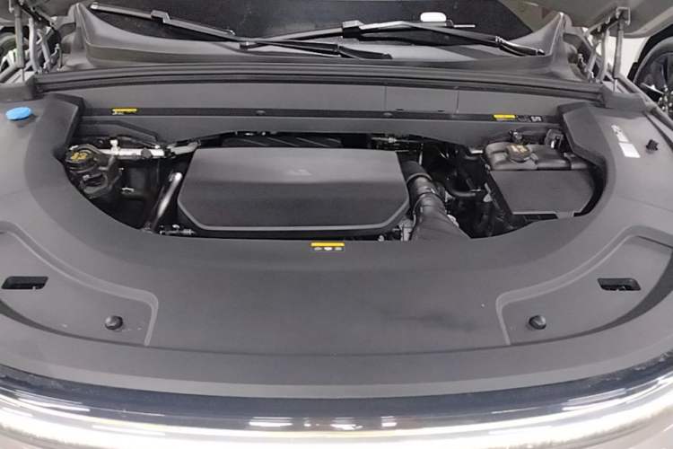 Used Li Auto L7 2023 Pro Model Engine Bay