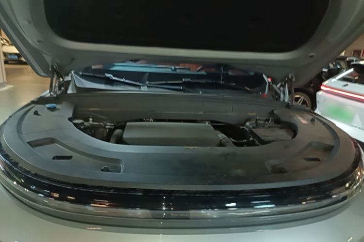 Used Li Auto L7 2023 Pro Model Engine Bay