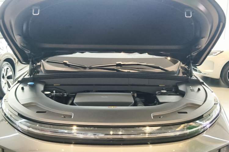 Used Li Auto L7 2023 Pro Model Engine Bay