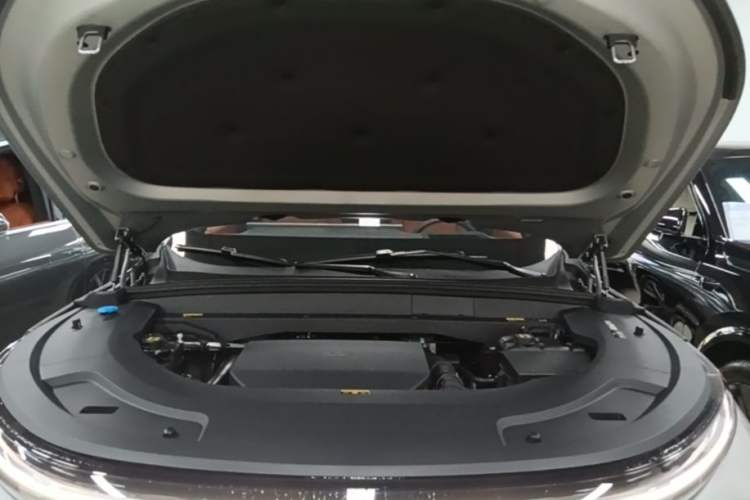 Used Li Auto L7 2023 Air model Engine Bay