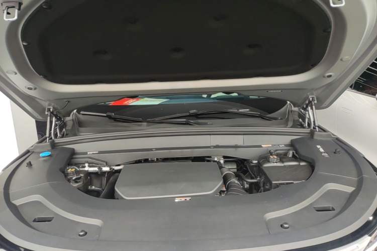 Used Li Auto L7 2023 Pro Model Engine Bay