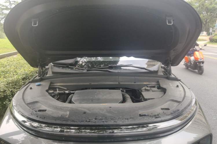 Used Li Auto L7 2023 Pro Model Engine Bay