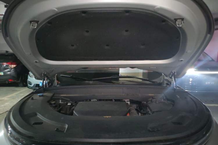 Used Li Auto L7 2023 Pro Model Engine Bay