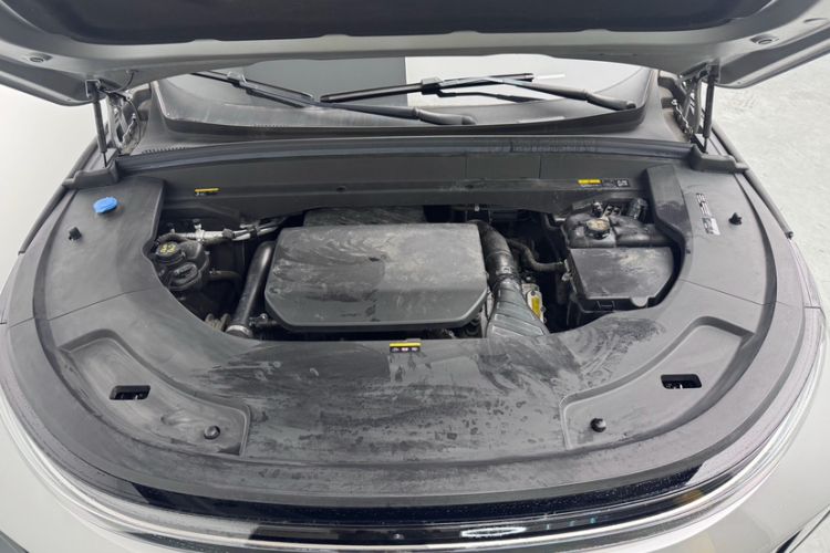 Used Li Auto L7 2023 Pro Model Engine Bay