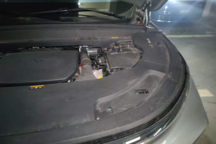 Used Li Auto L7 2023 Pro Model Engine Bay Left