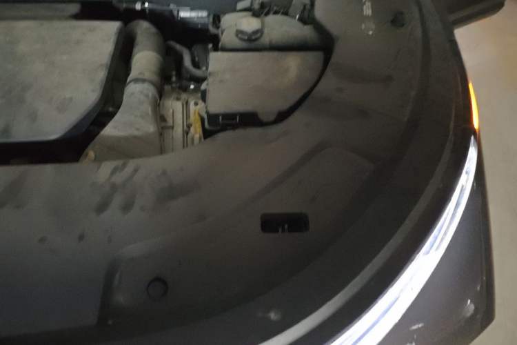 Used Li Auto L7 2023 Pro Model Engine Bay Left