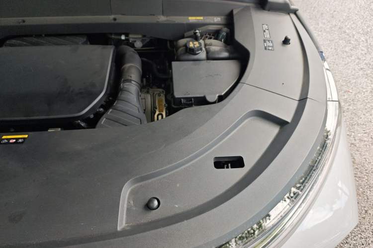 Used Li Auto L7 2023 Pro Model Engine Bay Left