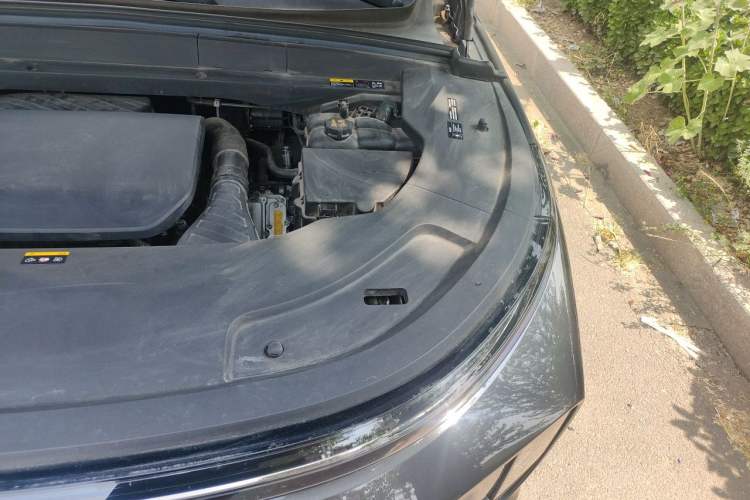 Used Li Auto L7 2023 Pro Model Engine Bay Left