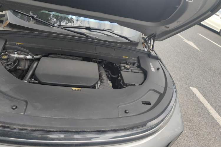 Used Li Auto L7 2023 Pro Model Engine Bay Left