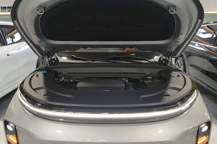 Used Li Auto L7 2023 Pro Model Engine Bay