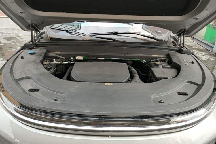 Used Li Auto L7 2023 Pro Model Engine Bay