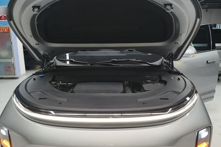 Used Li Auto L7 2023 Pro Model Engine Bay