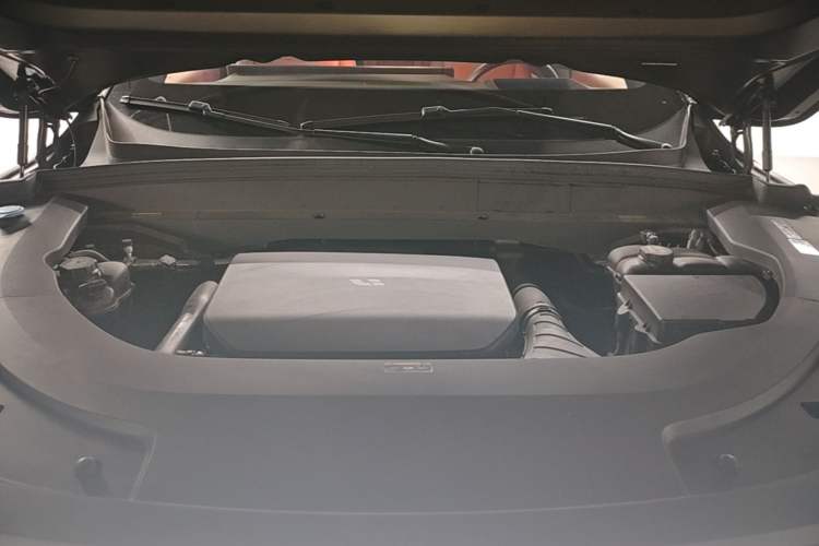 Used Li Auto L7 2023 Pro Model Engine Bay