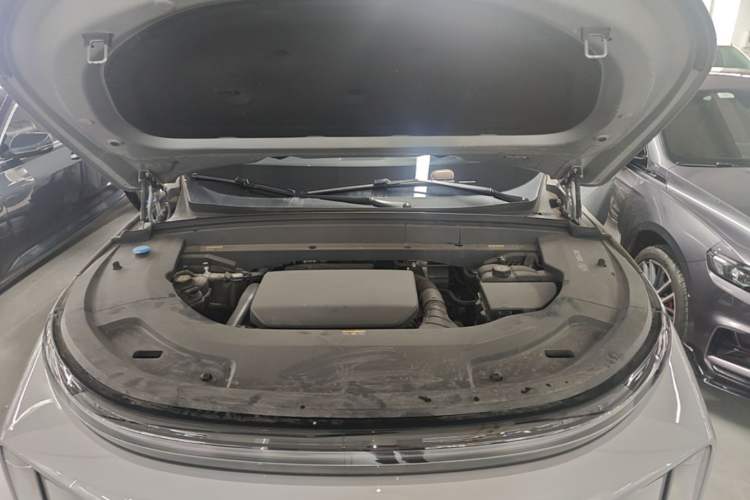 Used Li Auto L7 2023 Pro Model Engine Bay