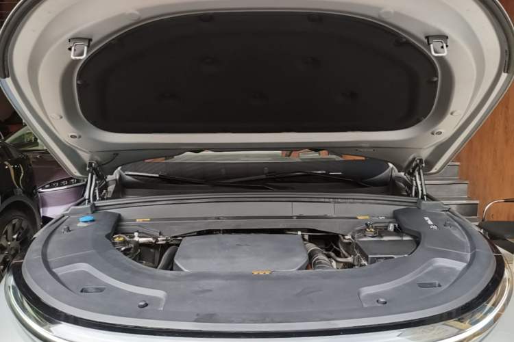 Used Li Auto L7 2023 Pro Model Engine Bay