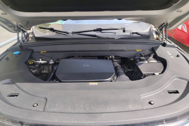 Used Li Auto L7 2023 Pro Model Engine Bay