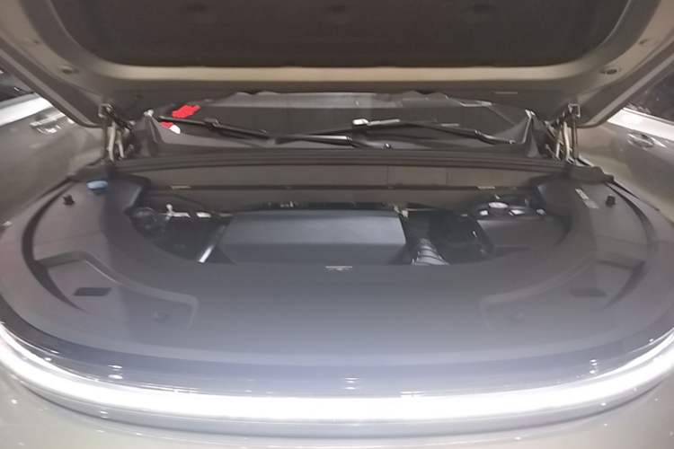 Used Li Auto L7 2023 Pro Model Engine Bay