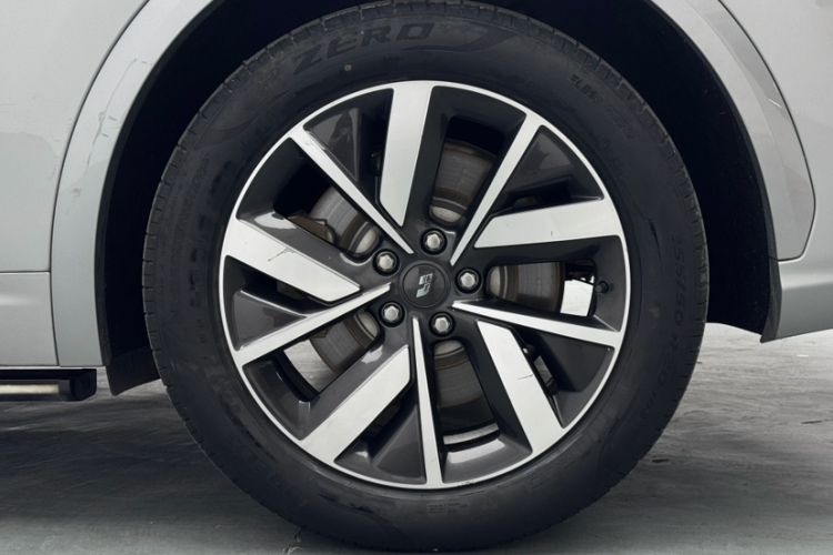 Used Li Auto L7 2023 Pro Model Exterior 2