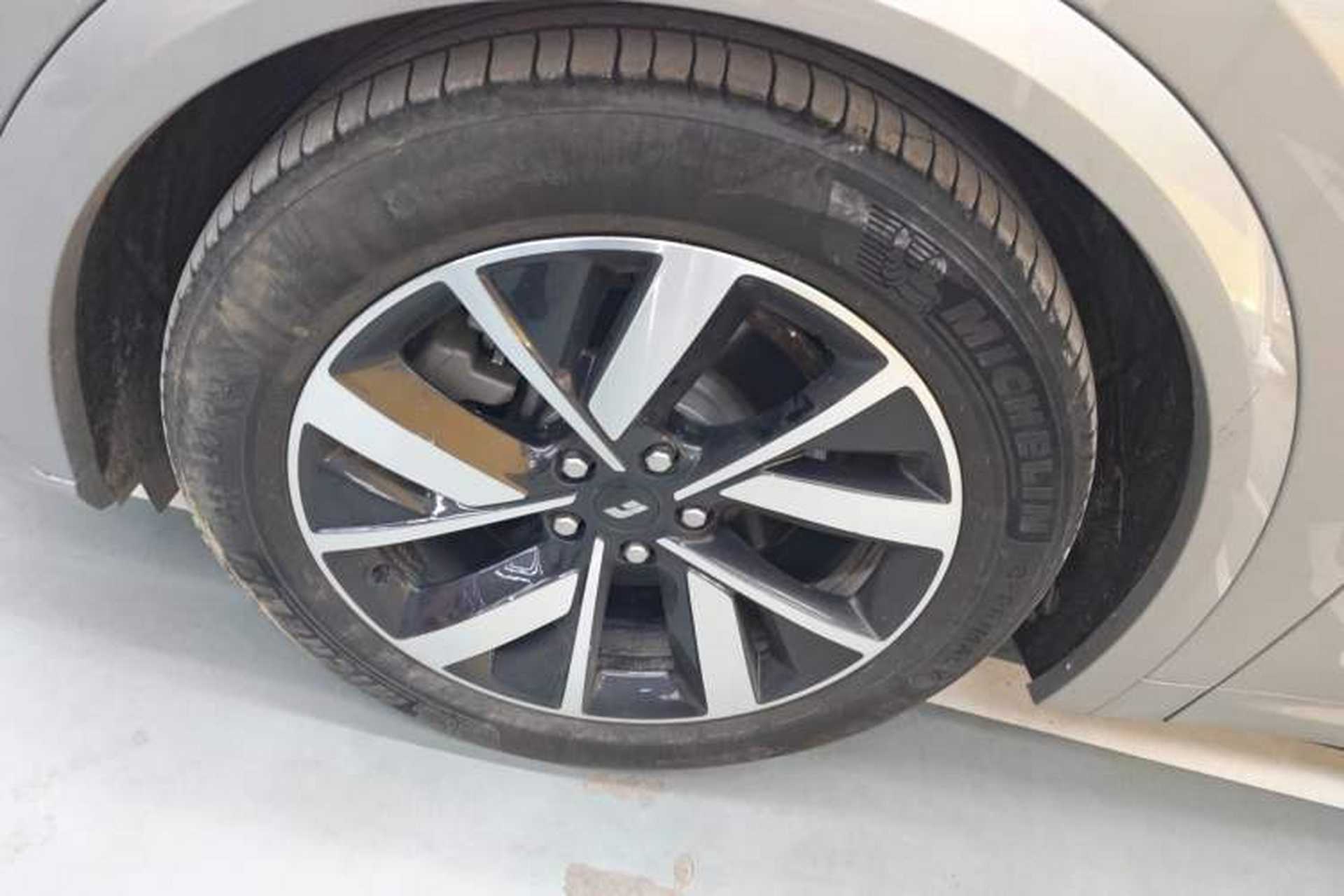 Used Li Auto L7 2023 Pro Model Exterior 4