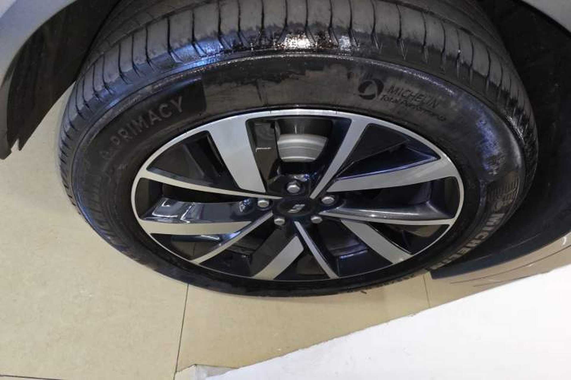 Used Li Auto L7 2023 Pro Model Exterior 4