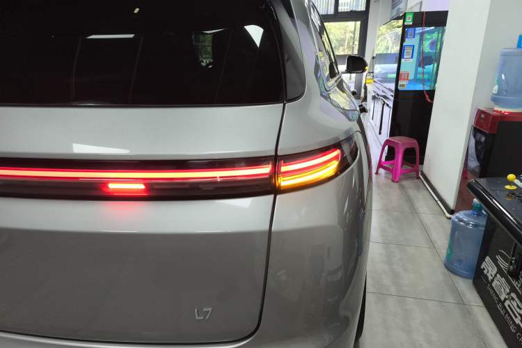 Used Li Auto L7 2023 Pro Model Exterior 6