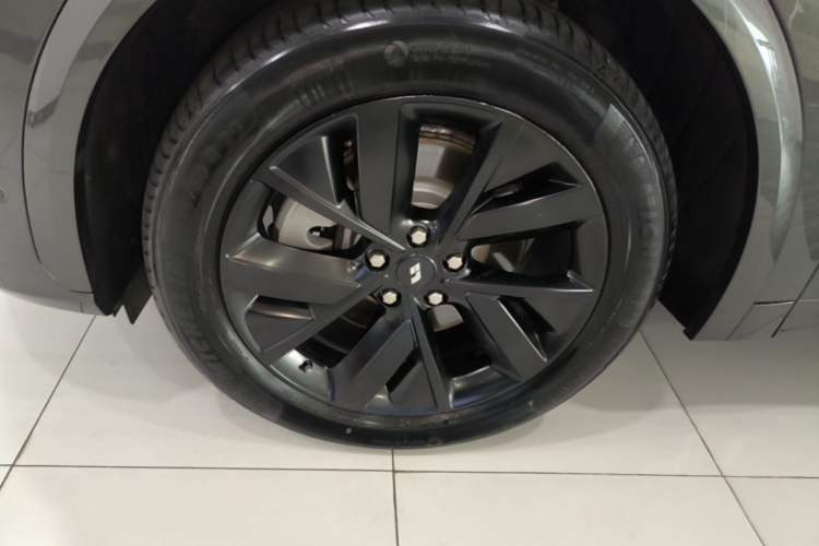 Used Li Auto L7 2023 Pro Model Left Front Wheel Hub